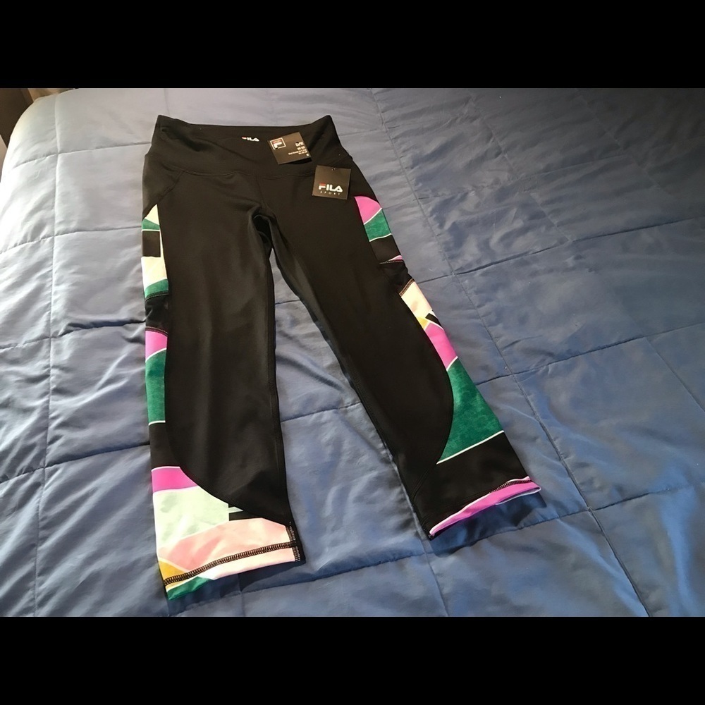 NWT - FILA Capri Mid Rise, XS